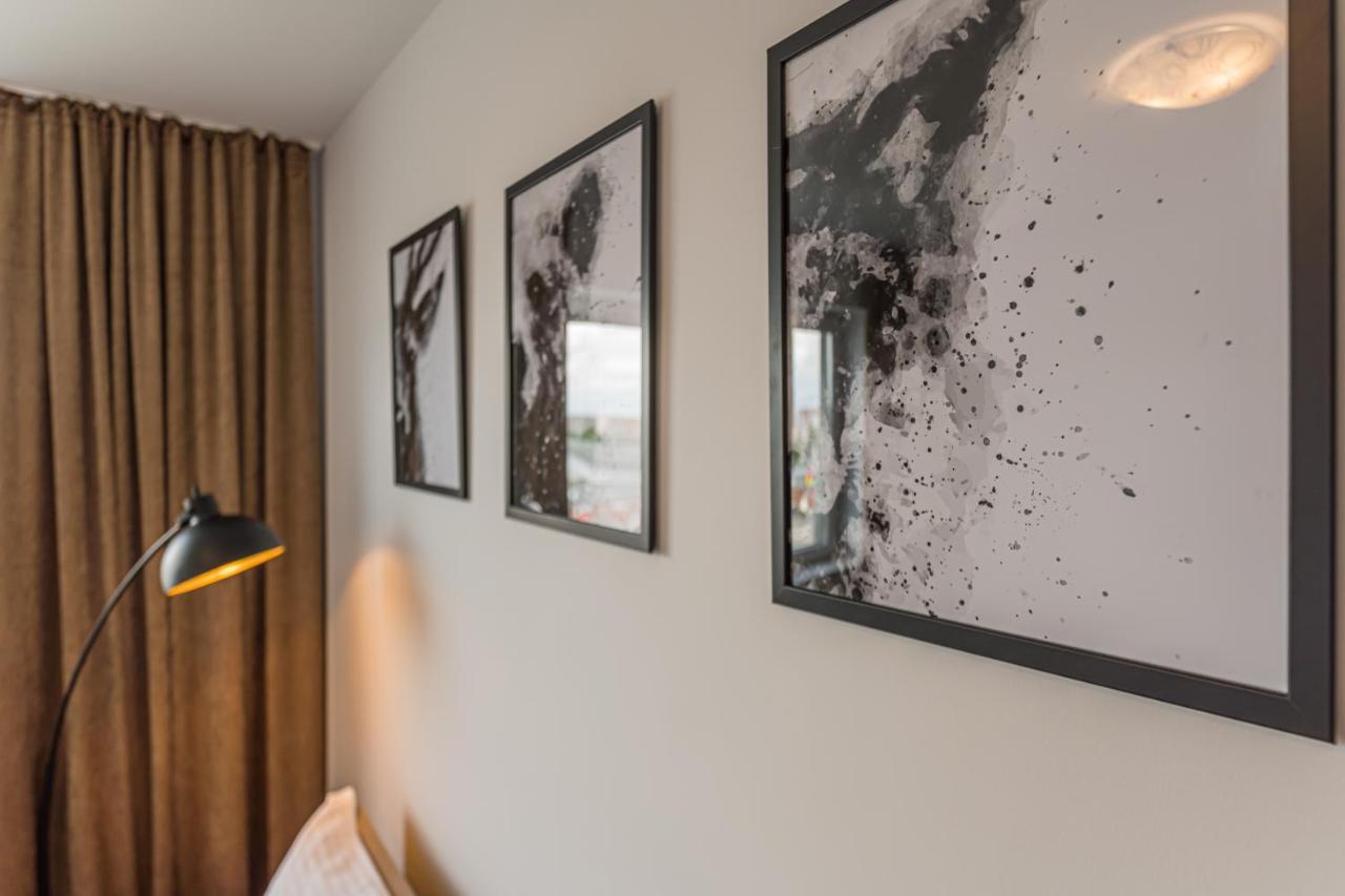 Coresi Modern Apartment Brasov Exterior photo